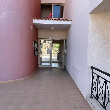 Kings 1 Bedroom Πάφος