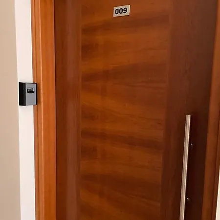 Kings 1 Bedroom *