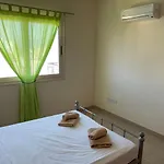 Kings 1 Bedroom Apartment *